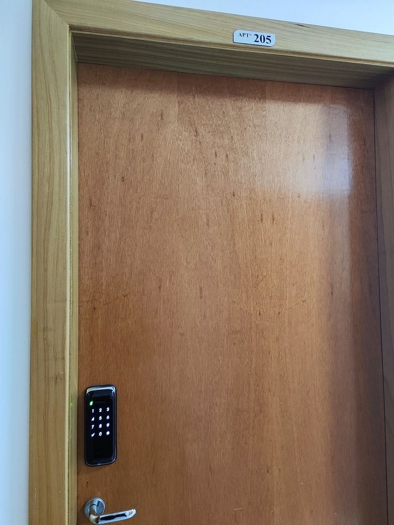 L205 Novo, Completo, Quarto com Ar-condicionado